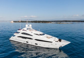 Thumper Yacht Charter in Ibiza