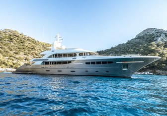 Ghost III Yacht Charter in Sardinia