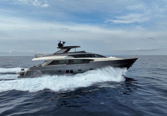 Yaz yacht charter Sanlorenzo Motor Yacht