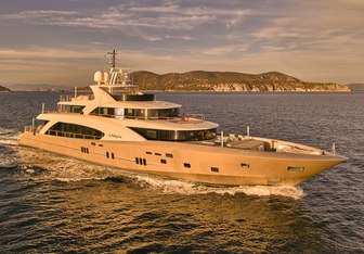 La Pellegrina yacht charter Couach Motor Yacht
                                    