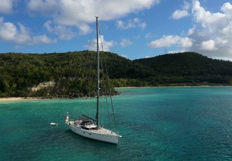 Champagne Hippy Yacht Charter in Caribbean