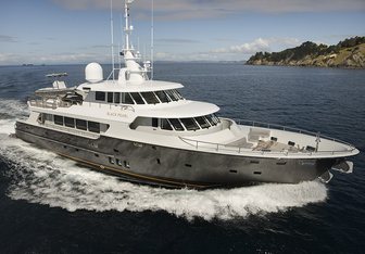 Black Pearl Yacht Charter in Fiji