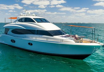 Voyager yacht charter Lazzara Motor Yacht
                                    