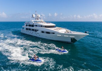 Chasing Daylight Yacht Charter in Bahamas