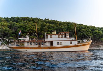 Gallant Yacht Charter in Croatia