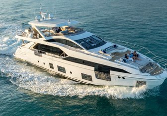 4 Play yacht charter Azimut Motor Yacht
                                    