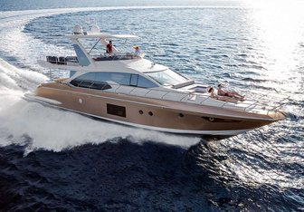Mozz Yacht Charter in Rum Cay