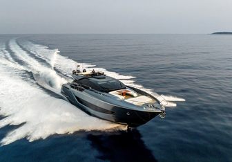 Gecua yacht charter Riva Motor Yacht
                                    