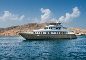 Amara yacht charter Custom Motor Yacht
                                    