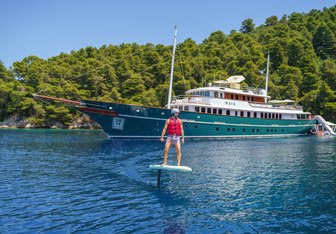Maia Yacht Charter in Montenegro