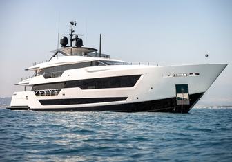 Lady Dia Yacht Charter in Antibes