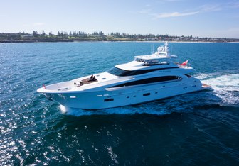 Paradise yacht charter Horizon Motor Yacht
                                    