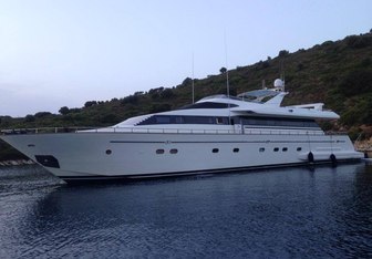 Venus Vistoria Yacht Charter in Istanbul