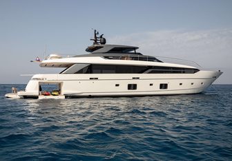 Cool Yacht Charter in Crete