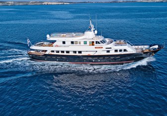 Sounion II Yacht Charter in Cyclades Islands