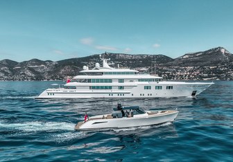Lady E Yacht Charter in Windward Islands