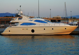 Lucignolo yacht charter Aicon Motor Yacht
                                    