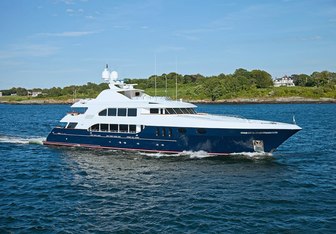 Mirabella Yacht Charter in New England
