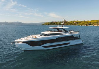 First Horizon yacht charter Azimut Motor Yacht
                                    