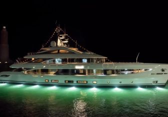 Dyna® Yacht Charter in Calvi