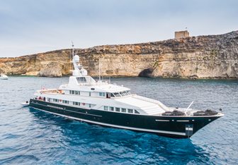 Emerald Yacht Charter in St Barts