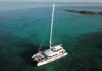 Twin Flame Yacht Charter in Inagua