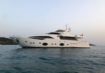 Infinitas Yacht Charter in East Mediterranean
