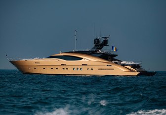 AK Royalty Yacht Charter in United Arab Emirates