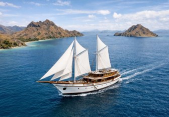 Bhavana Yacht Charter in Komodo