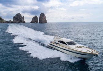 Midnight Madness yacht charter Cerri Cantieri Navali Motor Yacht
                                    