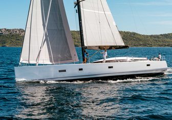 27 yacht charter CNB Sail Yacht