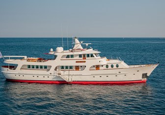 Sea Lion Yacht Charter in Sardinia