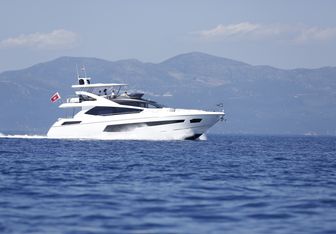 Finezza Yacht Charter in Mykonos