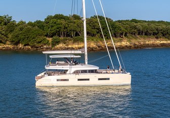 Daiquiri yacht charter Lagoon Motor/Sailer Yacht
                                    