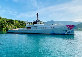 Bad Company Support Yacht Charter in Eleuthera 