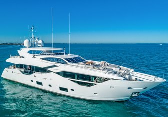 Sunset Yacht Charter in South Pacific