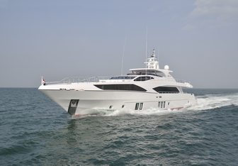 Persistence Yacht Charter in USA