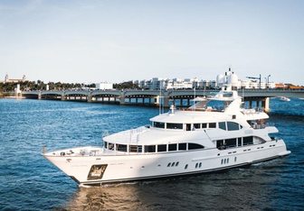 Alegria Yacht Charter in Bahamas
