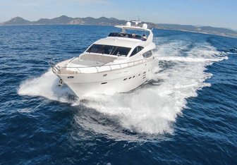 Skyra Yacht Charter in Capri