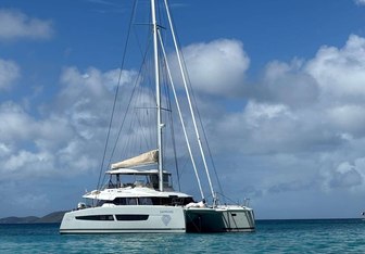 Sapphire Yacht Charter in Caribbean