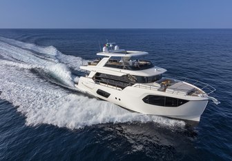 Legend II Yacht Charter in Monaco