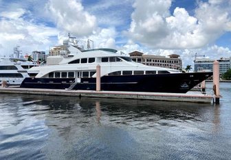 Brunello Yacht Charter in Bahamas
