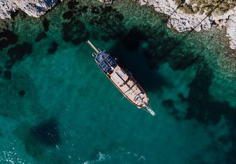 Capricorn 1 Yacht Charter in Greece