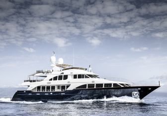 African Queen Yacht Charter in French Riviera