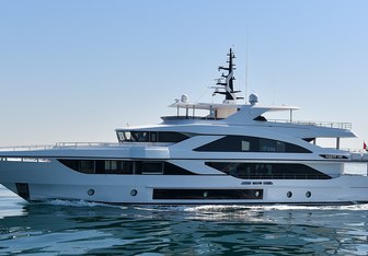 Deztination Yacht Charter in Miami