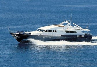 Oh Que Luna yacht charter CNL - Cantieri Navali Lavagna Motor Yacht
                                    