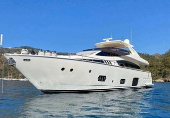 Reine Des Coeurs yacht charter Ferretti Yachts Motor Yacht