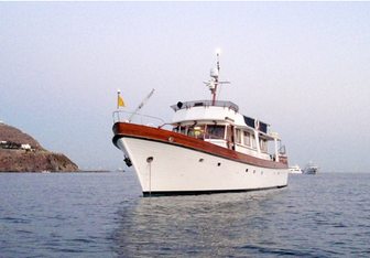Hercule Poirot Yacht Charter in Antiparos