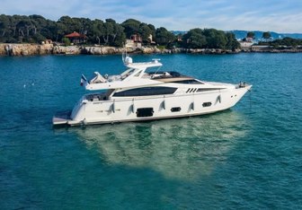 Lady Bee yacht charter Ferretti Yachts Motor Yacht
                                    