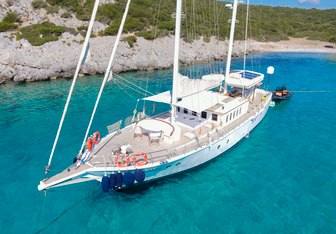 Gazella Yacht Charter in Istanbul